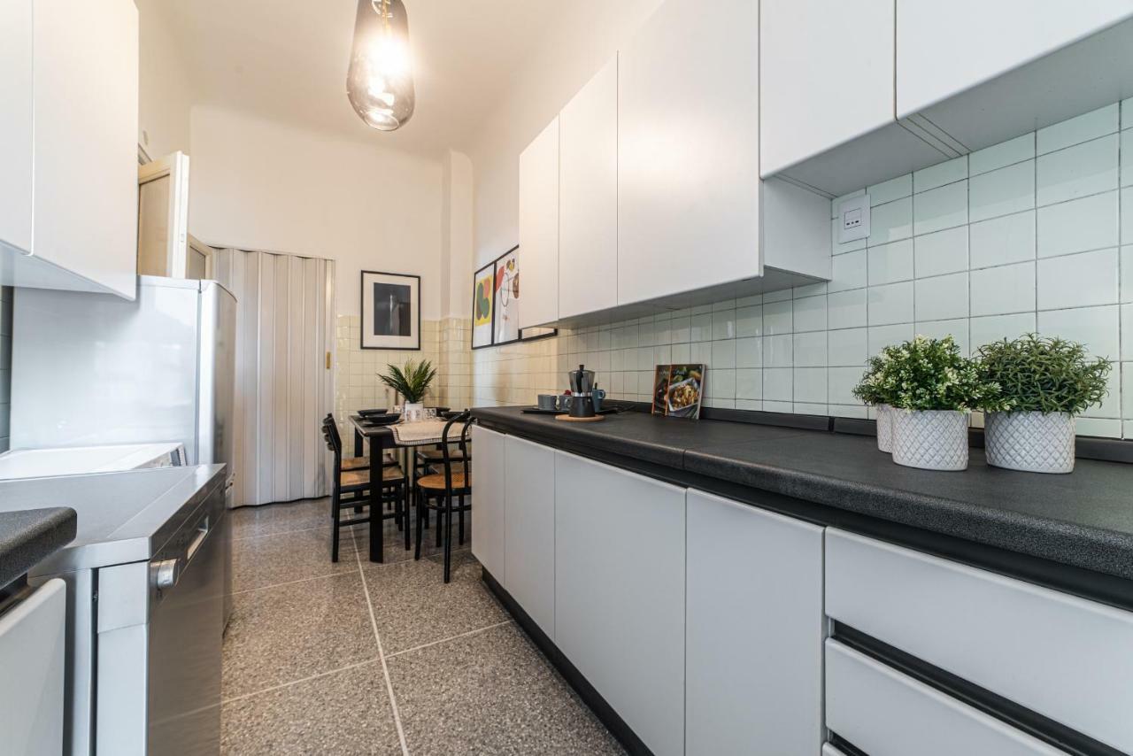 Joivy Sophisticated 3-Bed Flat With Desk Daire Milano Dış mekan fotoğraf