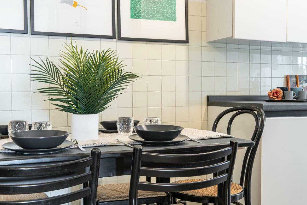 Joivy Sophisticated 3-Bed Flat With Desk Daire Milano Dış mekan fotoğraf