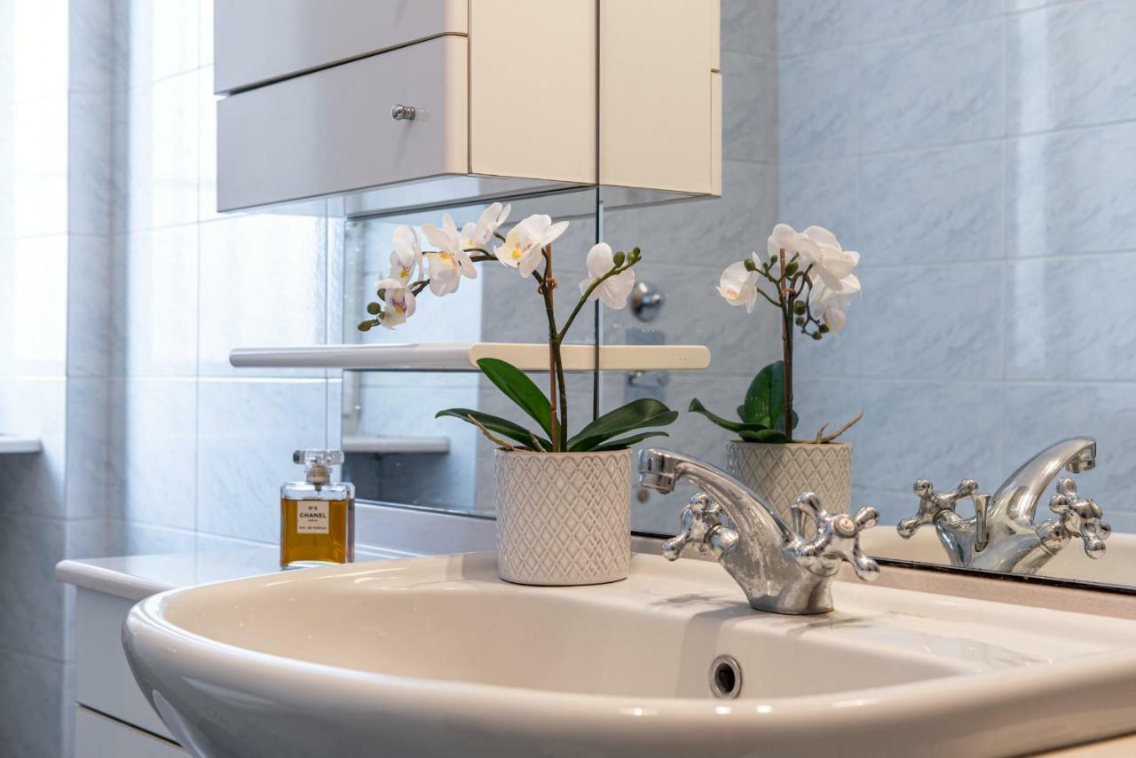 Joivy Sophisticated 3-Bed Flat With Desk Daire Milano Dış mekan fotoğraf